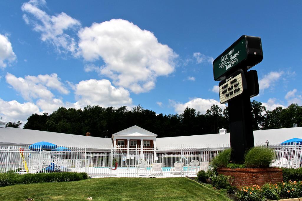 Governor House Inn Arlington/Falls Church Dış mekan fotoğraf