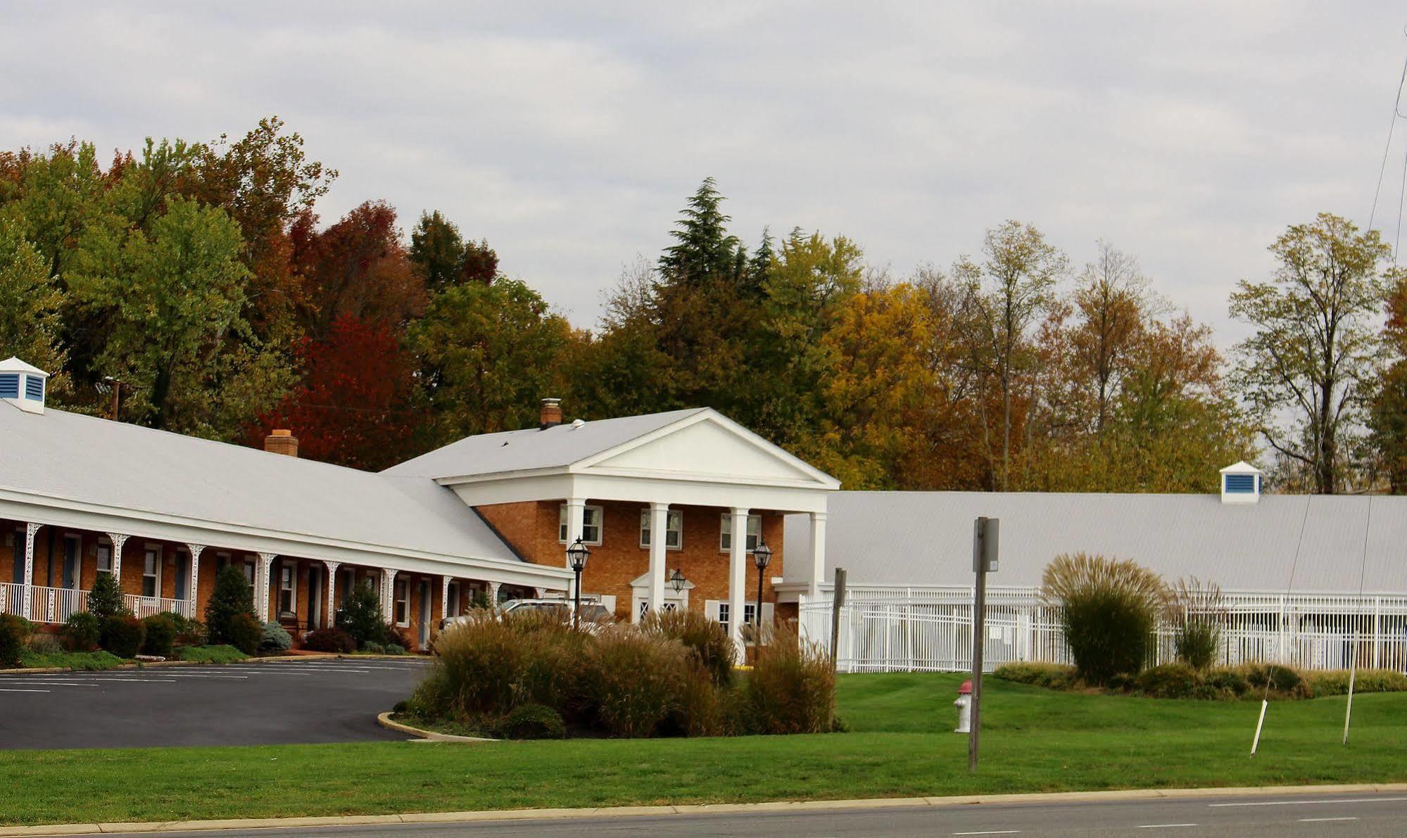 Governor House Inn Arlington/Falls Church Dış mekan fotoğraf