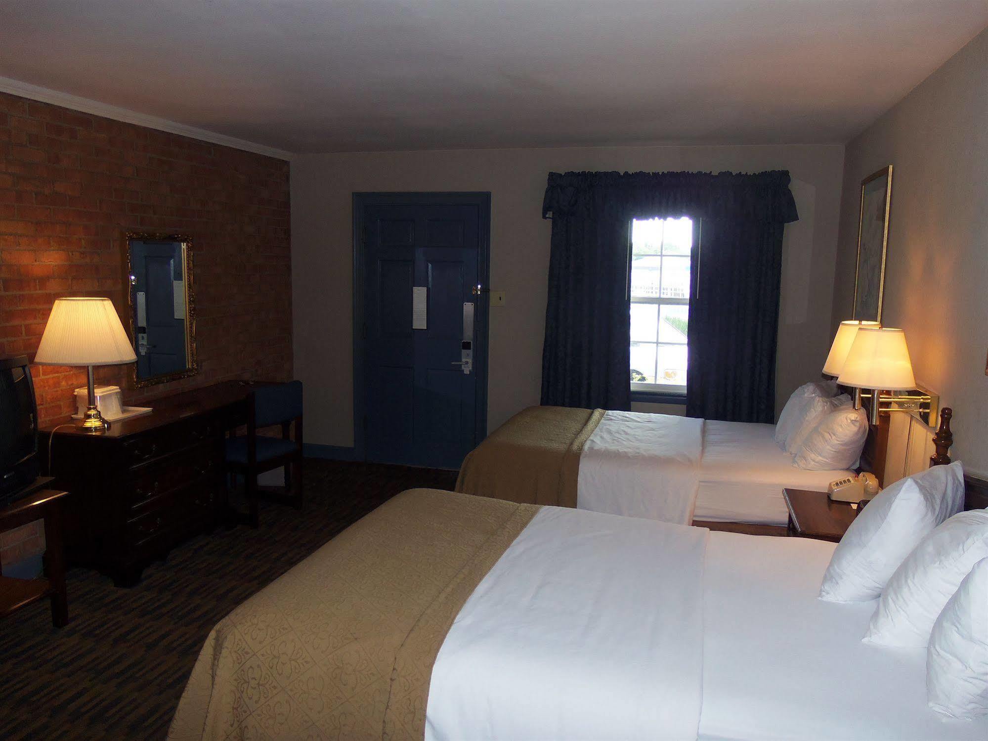 Governor House Inn Arlington/Falls Church Dış mekan fotoğraf