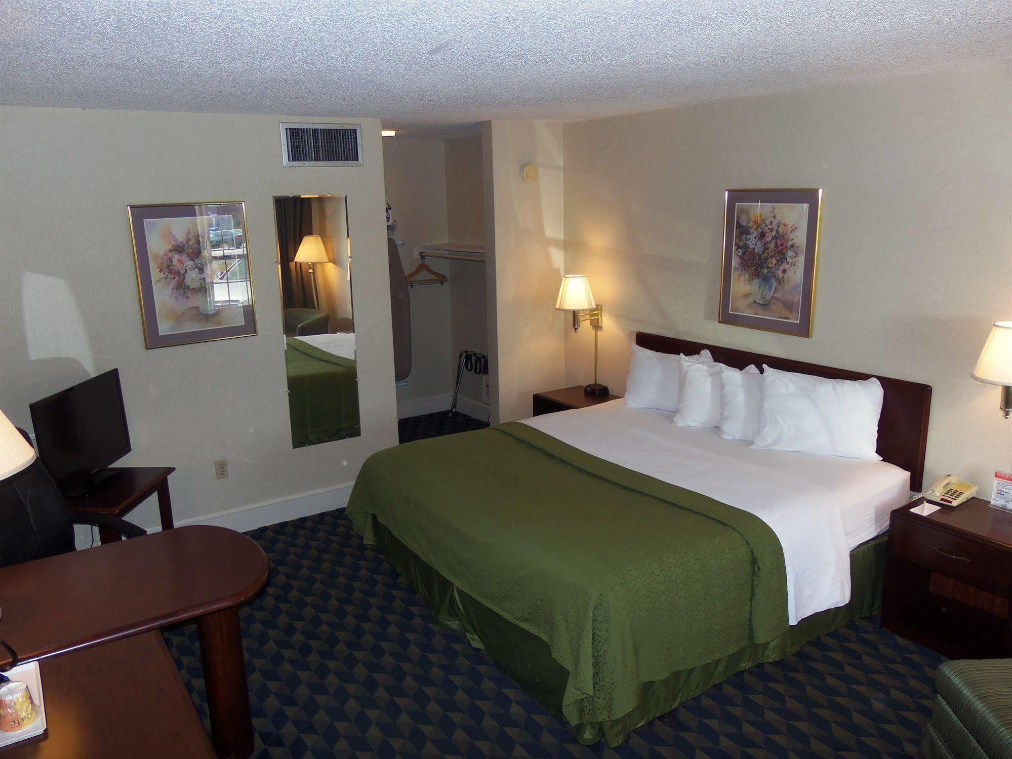 Governor House Inn Arlington/Falls Church Dış mekan fotoğraf