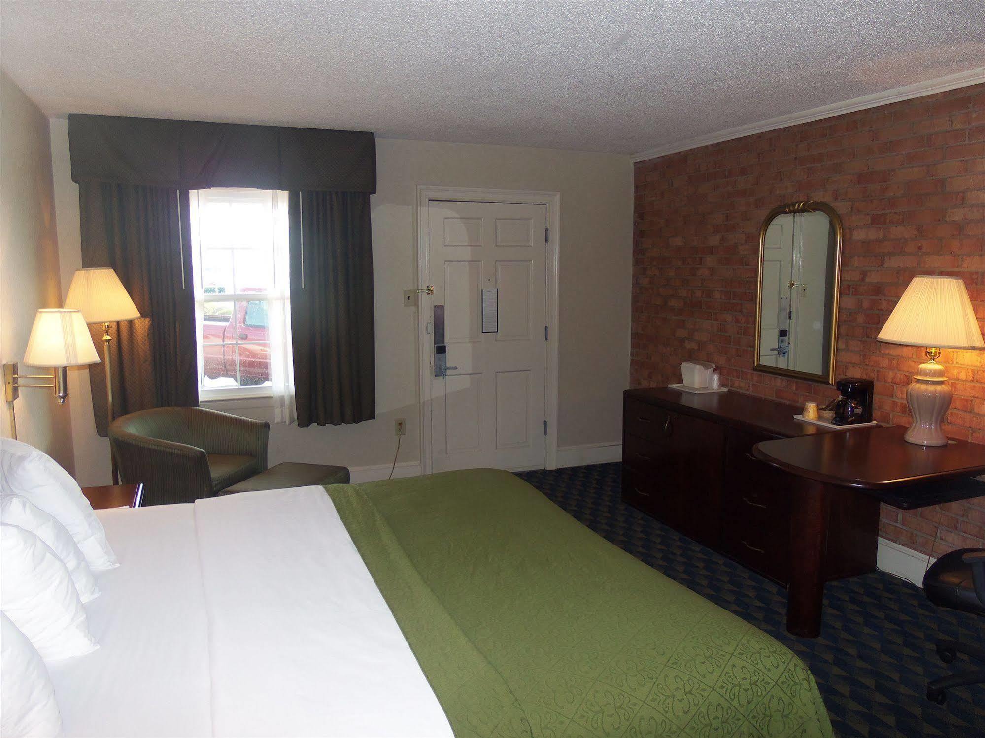 Governor House Inn Arlington/Falls Church Dış mekan fotoğraf